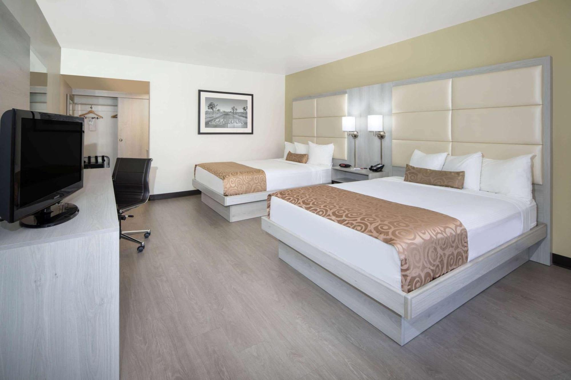 Queen Room with Two Queen Beds and Mobility/Hearing Impaired Access - Non-Smoking